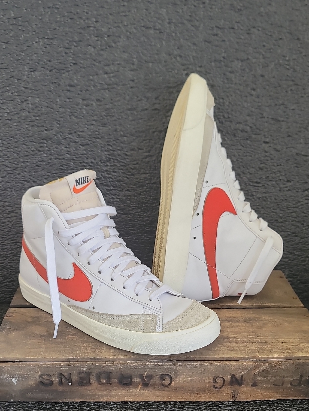 Nike Blazer Mid 77 Vintage "Habanero Red" Wmns 8.5 Fast Shipper